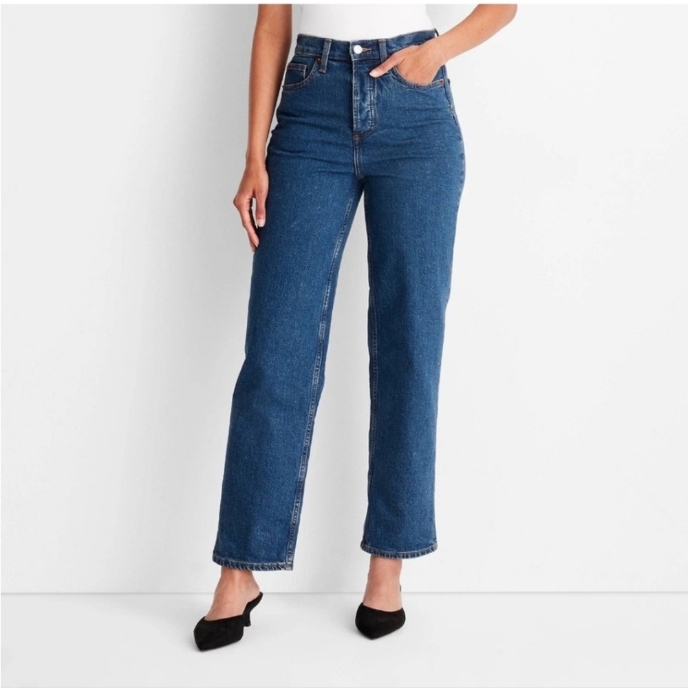 Universal Thread Women's Highest-Rise Medium Wash Straight Ankle Jeans.
Size 26
